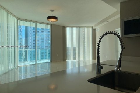 Снять в аренду кондоминиум в Санни-Айлс-Бич, Флорида 3 спальни, 138.61м2, № 1924852 - фото 6