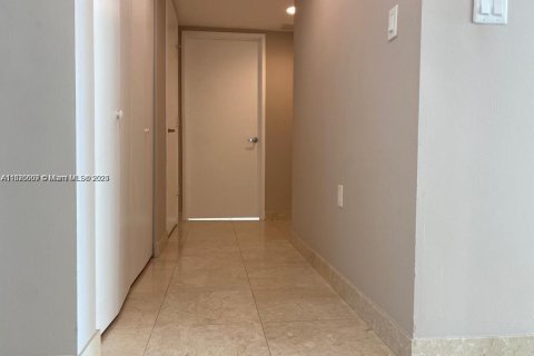 Снять в аренду кондоминиум в Санни-Айлс-Бич, Флорида 3 спальни, 138.61м2, № 1924852 - фото 20