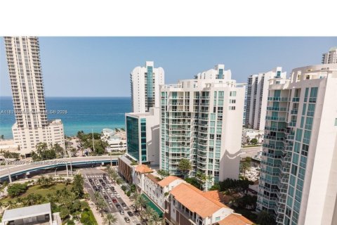 Снять в аренду кондоминиум в Санни-Айлс-Бич, Флорида 3 спальни, 138.61м2, № 1924852 - фото 23
