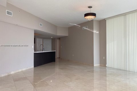 Снять в аренду кондоминиум в Санни-Айлс-Бич, Флорида 3 спальни, 138.61м2, № 1924852 - фото 10