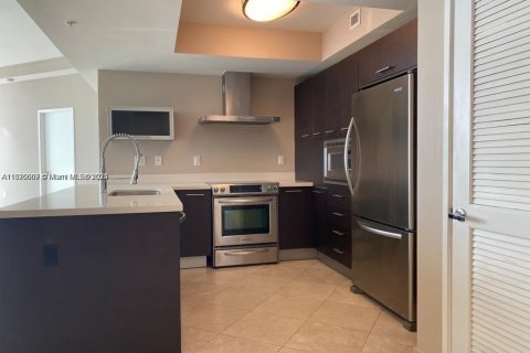 Снять в аренду кондоминиум в Санни-Айлс-Бич, Флорида 3 спальни, 138.61м2, № 1924852 - фото 4