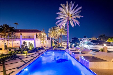 Casa en venta en Fort Lauderdale, Florida, 8 dormitorios, 1379.23 m2 № 1863947 - foto 3