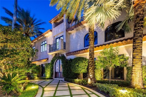 Casa en venta en Fort Lauderdale, Florida, 8 dormitorios, 1379.23 m2 № 1863947 - foto 11