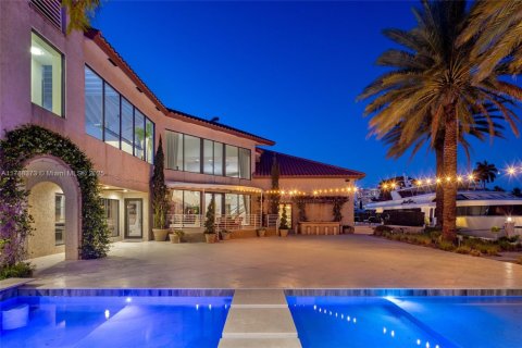 Casa en venta en Fort Lauderdale, Florida, 8 dormitorios, 1379.23 m2 № 1863947 - foto 9