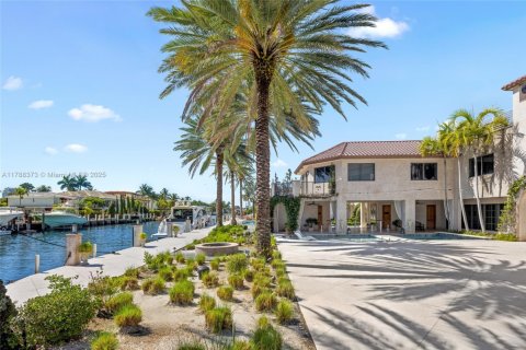 Casa en venta en Fort Lauderdale, Florida, 8 dormitorios, 1379.23 m2 № 1863947 - foto 29