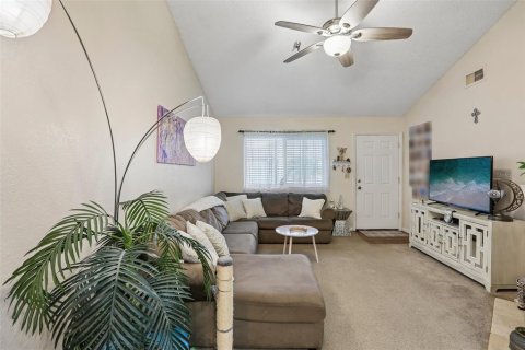 Condo in Saint Petersburg, Florida, 2 bedrooms  № 2195940 - photo 2