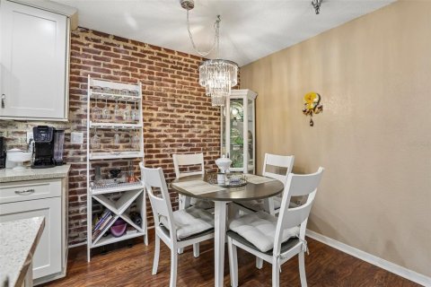 Condo in Saint Petersburg, Florida, 2 bedrooms  № 2195940 - photo 4