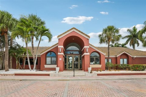 Condo in Saint Petersburg, Florida, 2 bedrooms  № 2195940 - photo 16