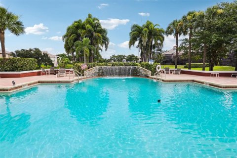 Condo in Saint Petersburg, Florida, 2 bedrooms  № 2195940 - photo 22