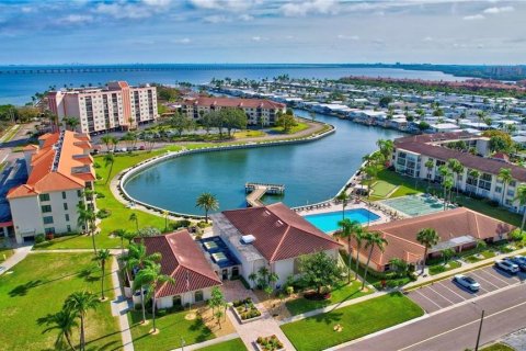 Condo in Clearwater, Florida, 2 bedrooms  № 1909257 - photo 1