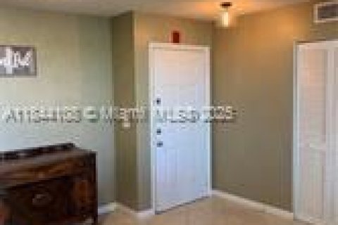 Condominio en alquiler en Dania Beach, Florida, 2 dormitorios, 94.76 m2 № 1850369 - foto 4