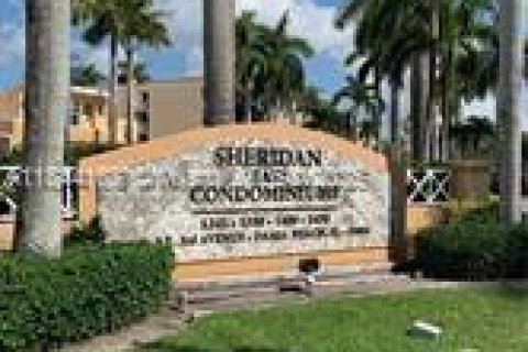 Condominio en alquiler en Dania Beach, Florida, 2 dormitorios, 94.76 m2 № 1850369 - foto 1