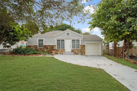 Casa en venta en West Palm Beach, Florida, 3 dormitorios № 1983926 - foto 1