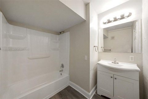 Casa en venta en West Palm Beach, Florida, 3 dormitorios № 1983926 - foto 18