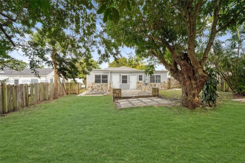 Casa en venta en West Palm Beach, Florida, 3 dormitorios № 1983926 - foto 22