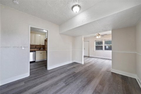 Casa en venta en West Palm Beach, Florida, 3 dormitorios № 1983926 - foto 9