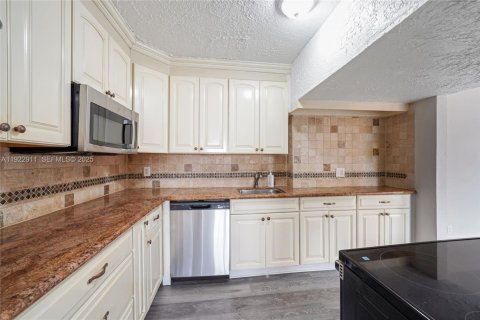 Casa en venta en West Palm Beach, Florida, 3 dormitorios № 1983926 - foto 15