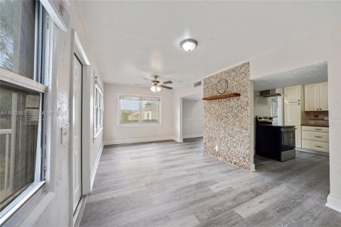 Casa en venta en West Palm Beach, Florida, 3 dormitorios № 1983926 - foto 6