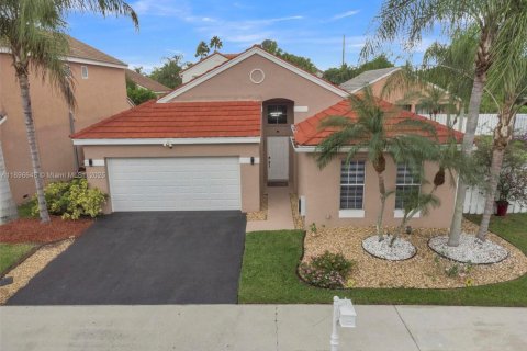 House in Weston, Florida 3 bedrooms, 147.53 sq.m. № 1948341 - photo 5