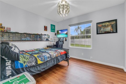 House in Weston, Florida 3 bedrooms, 147.53 sq.m. № 1948341 - photo 24