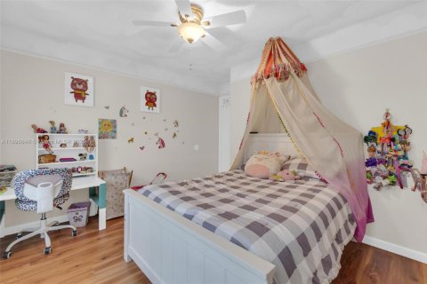 House in Weston, Florida 3 bedrooms, 147.53 sq.m. № 1948341 - photo 20