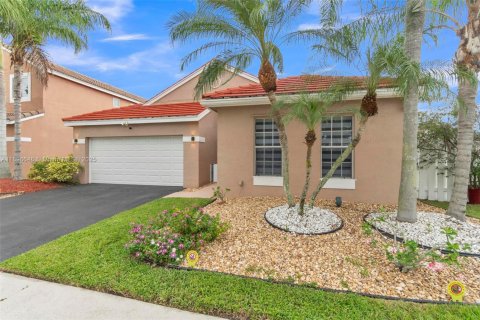 House in Weston, Florida 3 bedrooms, 147.53 sq.m. № 1948341 - photo 3