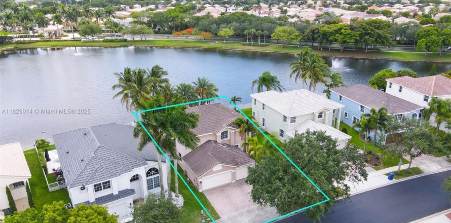 Villa ou maison à Miramar, Floride 5 chambres, 297.29 m2 № 1800934