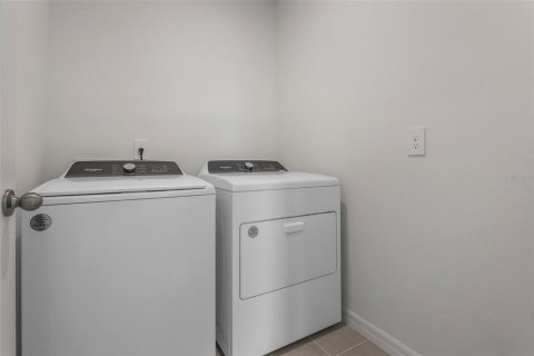 Casa en alquiler en Haines City, Florida, 4 dormitorios, 149.29 m2 № 1894073 - foto 19