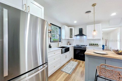 Casa en venta en Orlando, Florida, 4 dormitorios, 162.02 m2 № 1911086 - foto 15