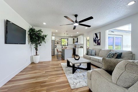 Casa en venta en Orlando, Florida, 4 dormitorios, 162.02 m2 № 1911086 - foto 10