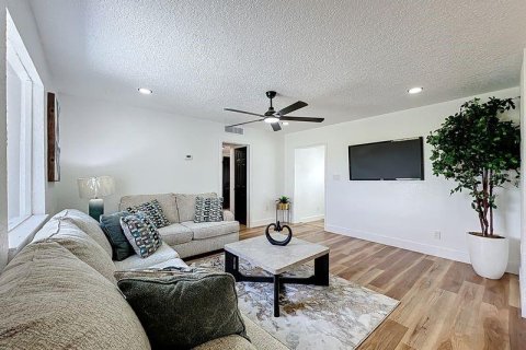 Casa en venta en Orlando, Florida, 4 dormitorios, 162.02 m2 № 1911086 - foto 8