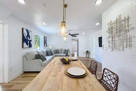 Casa en venta en Orlando, Florida, 4 dormitorios, 162.02 m2 № 1911086 - foto 22