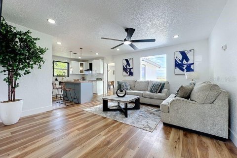 Casa en venta en Orlando, Florida, 4 dormitorios, 162.02 m2 № 1911086 - foto 7