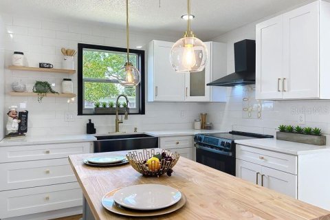 Casa en venta en Orlando, Florida, 4 dormitorios, 162.02 m2 № 1911086 - foto 16