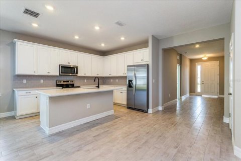 Casa en venta en Tavares, Florida, 4 dormitorios, 196.02 m2 № 1560394 - foto 3
