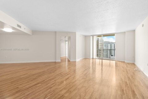 Condo in Miami, Florida, 2 bedrooms № 2076451 - photo 11