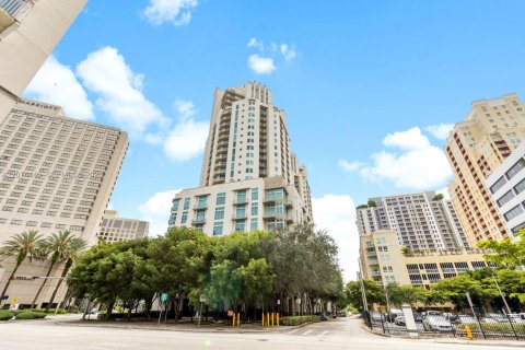 Condo in Miami, Florida, 2 bedrooms  № 2076451