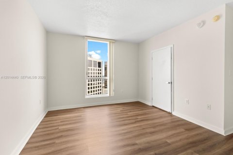 Condo in Miami, Florida, 2 bedrooms № 2076451 - photo 16