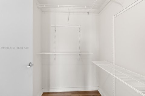 Condo in Miami, Florida, 2 bedrooms № 2076451 - photo 15