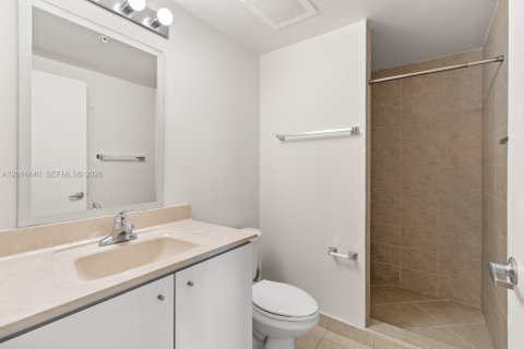 Condo in Miami, Florida, 2 bedrooms № 2076451 - photo 18