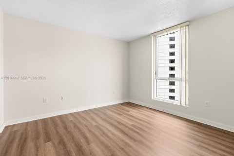 Condo in Miami, Florida, 2 bedrooms № 2076451 - photo 17