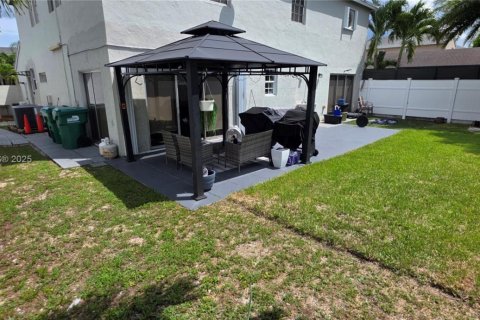 House in Kendall, Florida 4 bedrooms, 188.78 sq.m. № 1882376 - photo 22