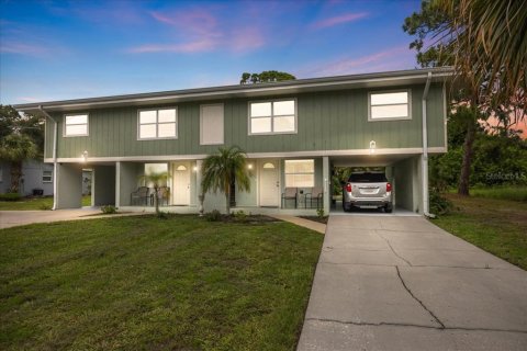 Immobilier commercial à Nokomis, Floride 4 chambres, 217.67 m2 № 2354801