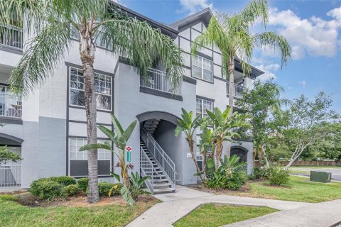 Condo in Orlando, Florida, 2 bedrooms  № 1869499 - photo 2