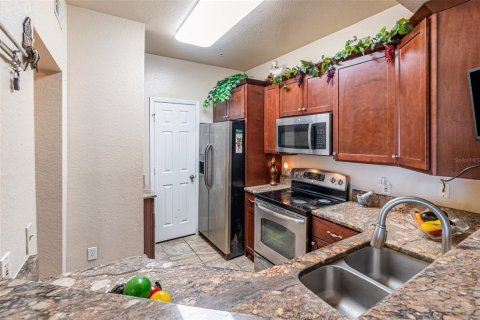 Condo in Orlando, Florida, 2 bedrooms  № 1869499 - photo 4
