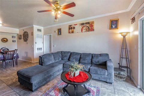 Condo in Orlando, Florida, 2 bedrooms  № 1869499 - photo 6