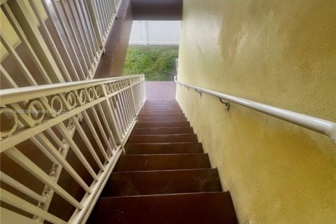 Купить кондоминиум в Холливуд, Флорида 2 спальни, 83.61м2, № 2012944 - фото 16