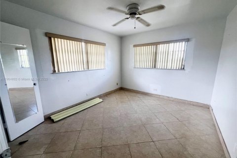 Купить кондоминиум в Холливуд, Флорида 2 спальни, 83.61м2, № 2012944 - фото 8