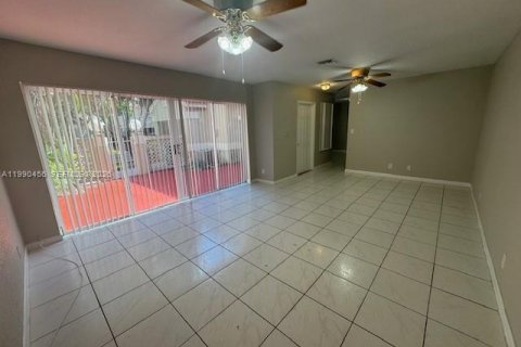 Townhouse in Cooper City, Florida 3 bedrooms, 154.78 sq.m. № 2057901 - photo 8