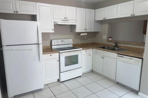 Townhouse in Cooper City, Florida 3 bedrooms, 154.78 sq.m. № 2057901 - photo 13